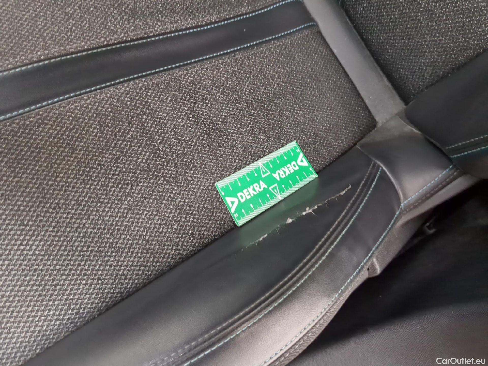  Peugeot  308  Allure Pack 1.5 HDi 130CV BVA8 E6d #2