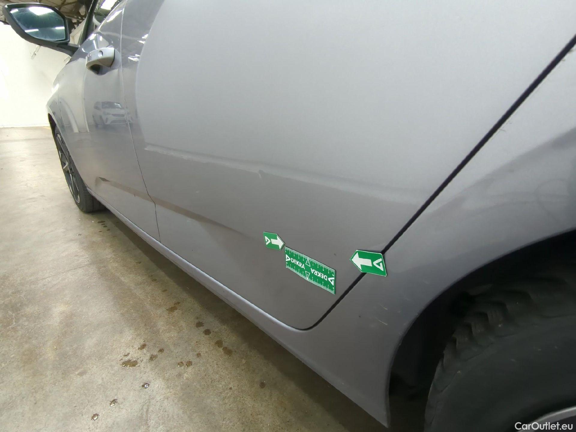  Peugeot  308  Allure Pack 1.5 HDi 130CV BVA8 E6d #25