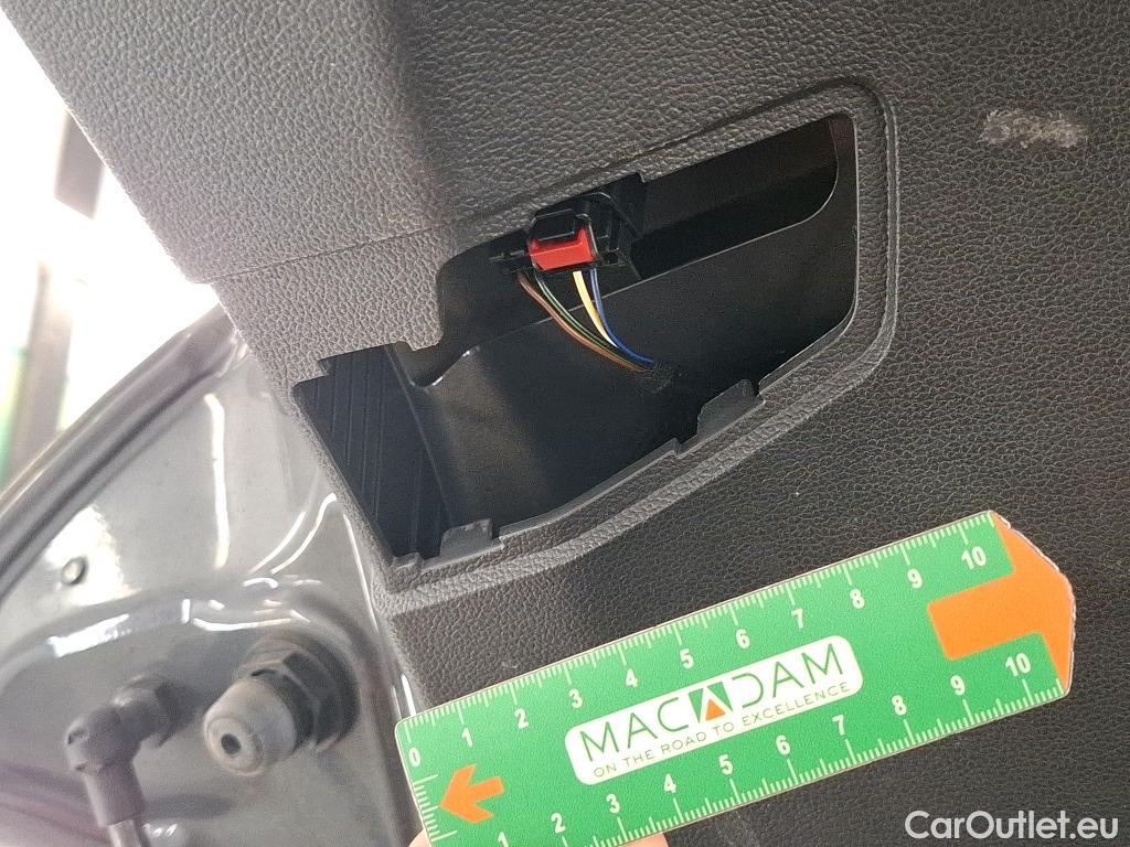  Volkswagen  Golf  VIII Berline Life Plus 2.0 TDI 115CV BVA7 E6d #18