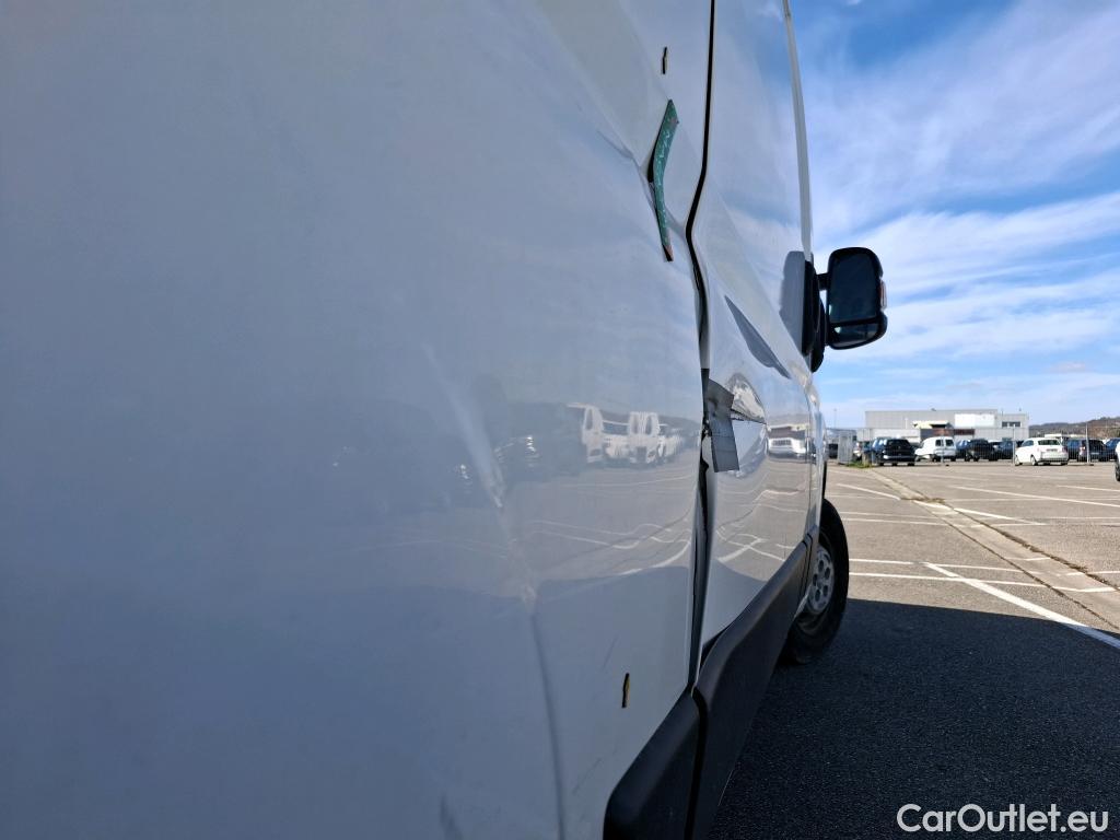  Peugeot  Boxer PEUGEOT  VU 4p Fourgon BLUEHDI 110 PREMIUM 330 L2H2 #13