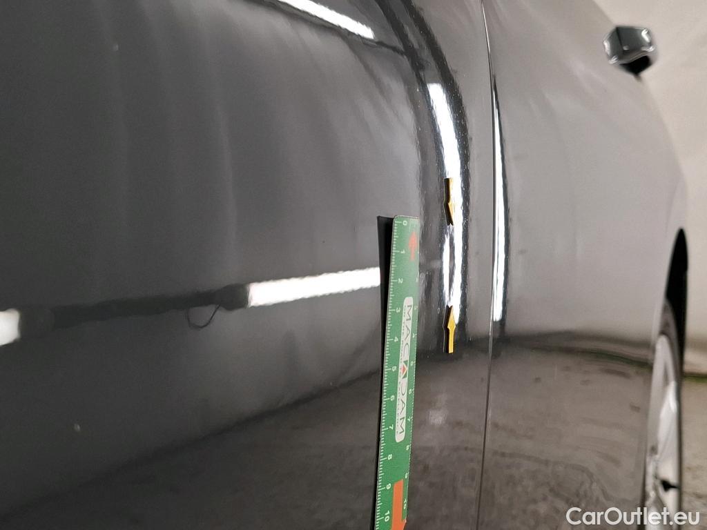  Volkswagen  Golf  VIII Berline Life Plus 2.0 TDI 115CV BVA7 E6d #32