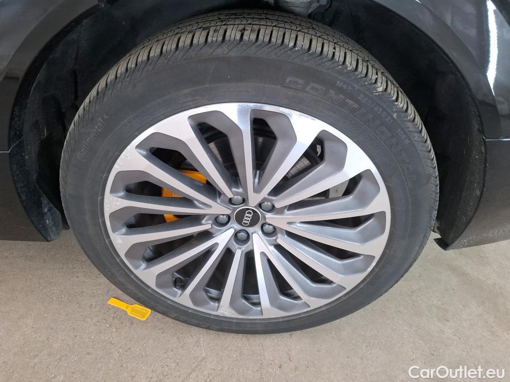  Audi  E-TRON AUDI  Sportback / 2019 / 5P / SUV 55 Quattro Avus #39
