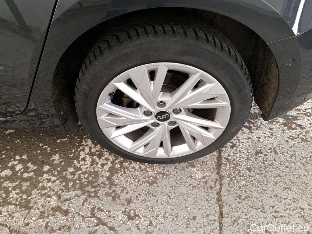  Audi  A3 AUDI  Sportback / 2020 / 5P / Berline 40 TFSI e 204 S Tronic Design Luxe #39