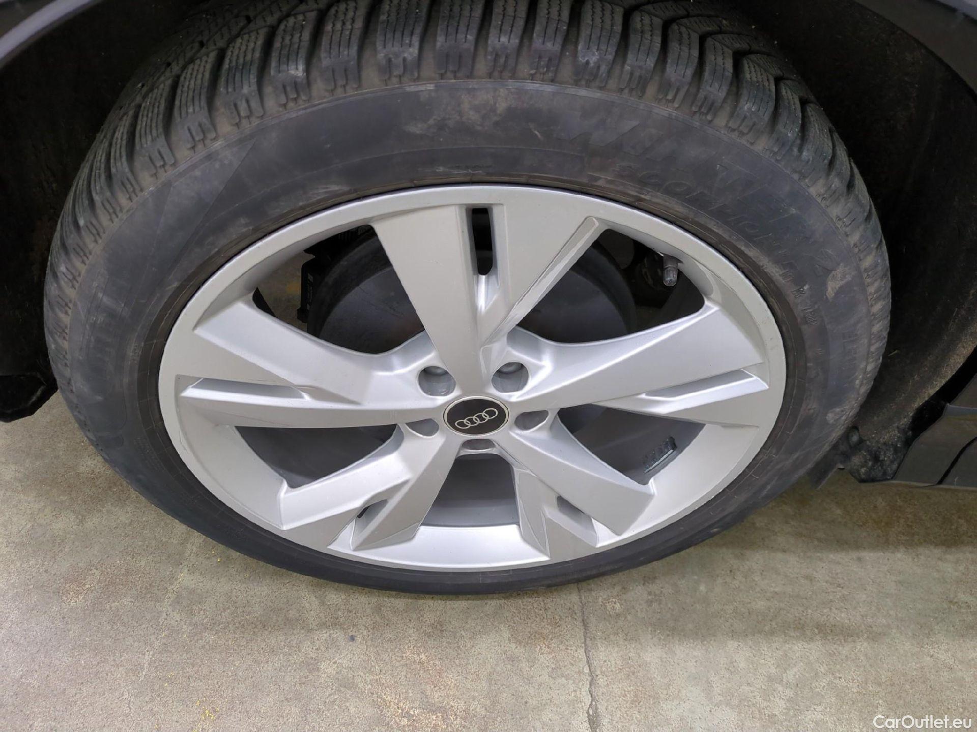  Audi  Q4 E-Tron  40 e-tron S line 55kWh BVA #8