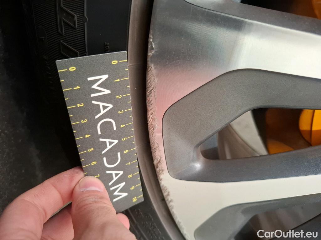  Audi  E-TRON AUDI  Sportback / 2019 / 5P / SUV 55 Quattro Avus #26