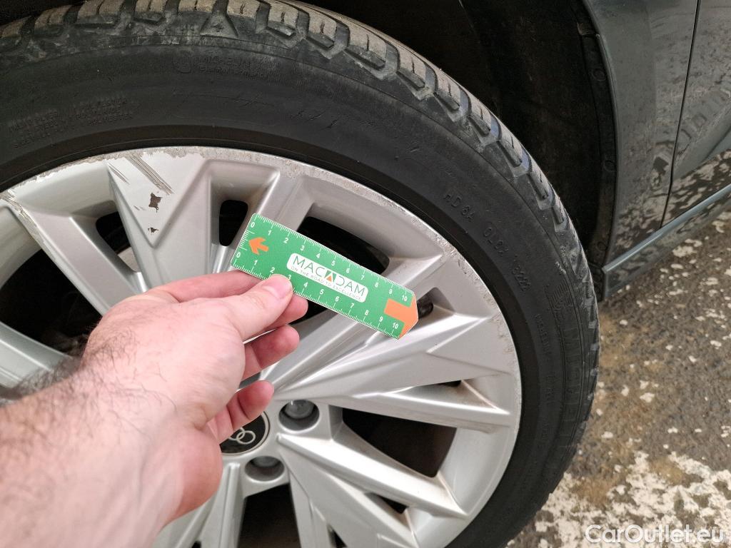  Audi  A3 AUDI  Sportback / 2020 / 5P / Berline 40 TFSI e 204 S Tronic Design Luxe #34