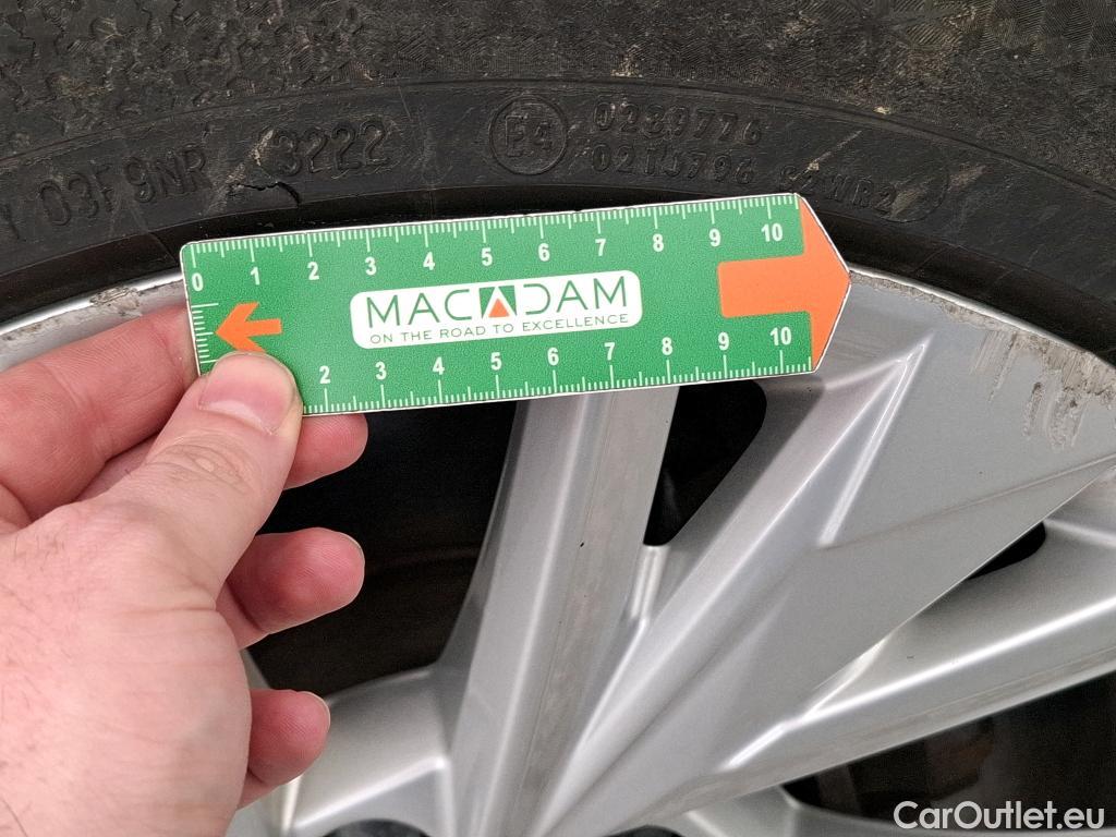  Audi  A3 AUDI  Sportback / 2020 / 5P / Berline 40 TFSI e 204 S Tronic Design Luxe #25