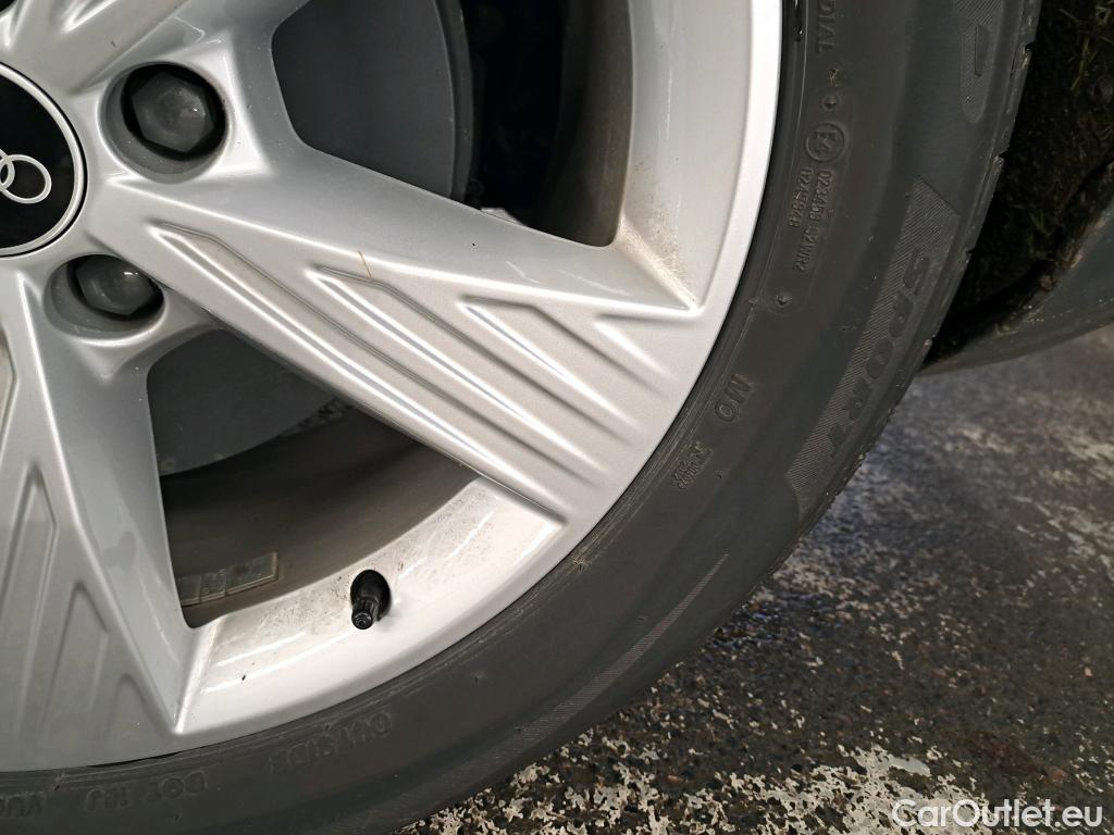  Audi  Q4 E-Tron Q4 40 e-tron Executive 82kWh BVA #8