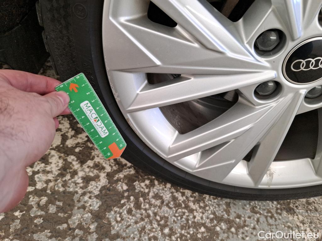  Audi  A3 AUDI  Sportback / 2020 / 5P / Berline 40 TFSI e 204 S Tronic Design Luxe #43