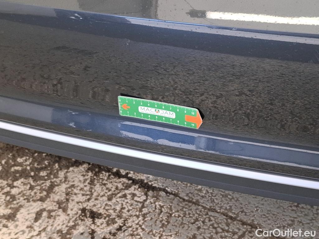  Audi  A3 AUDI  Sportback / 2020 / 5P / Berline 40 TFSI e 204 S Tronic Design Luxe #11