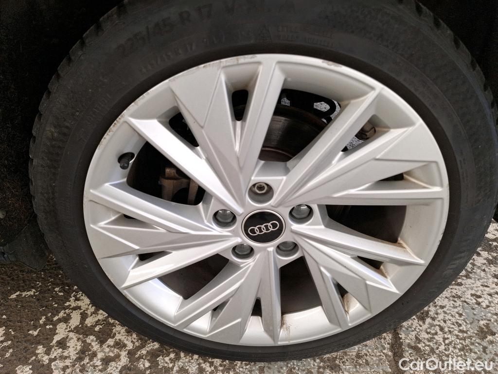  Audi  A3 AUDI  Sportback / 2020 / 5P / Berline 40 TFSI e 204 S Tronic Design Luxe #40