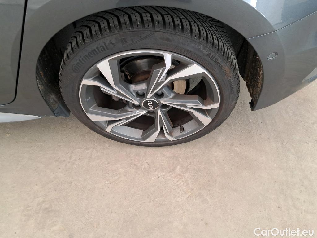  Audi  A3 AUDI  Sportback / 2020 / 5P / Berline 35 TFSI 150 MHEV S Tronic S Line #26