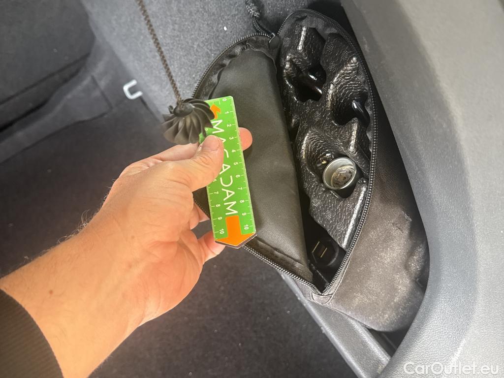  Volkswagen  Tiguan VOLKSWAGEN  / 2020 / 5P / SUV 2.0 TDI 150 DSG7 Elegance #8