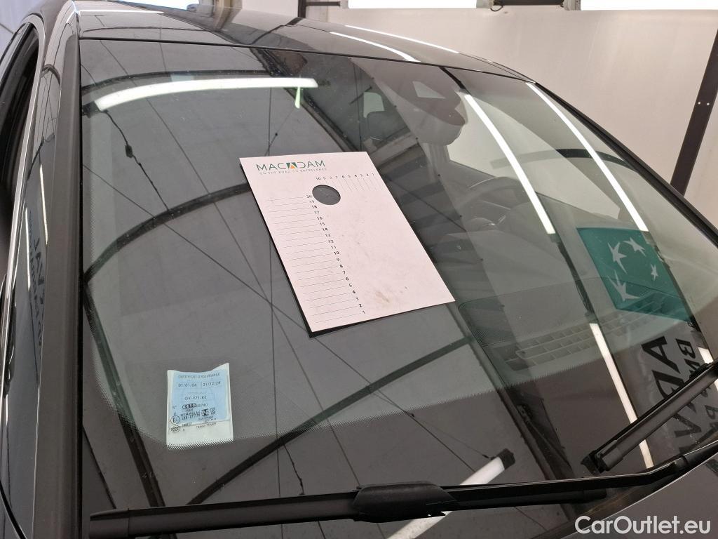  Audi  A3 AUDI  Sportback / 2020 / 5P / Berline 40 TFSI e 204 S Tronic Design Luxe #53