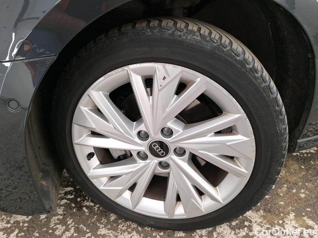  Audi  A3 AUDI  Sportback / 2020 / 5P / Berline 40 TFSI e 204 S Tronic Design Luxe #31