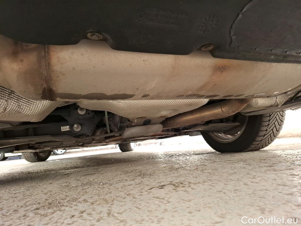  Bmw  Serie 3 BMW Série 3 Touring / 2019 / 5P / Break 320e 204ch Luxury BVA8 Hybride #3