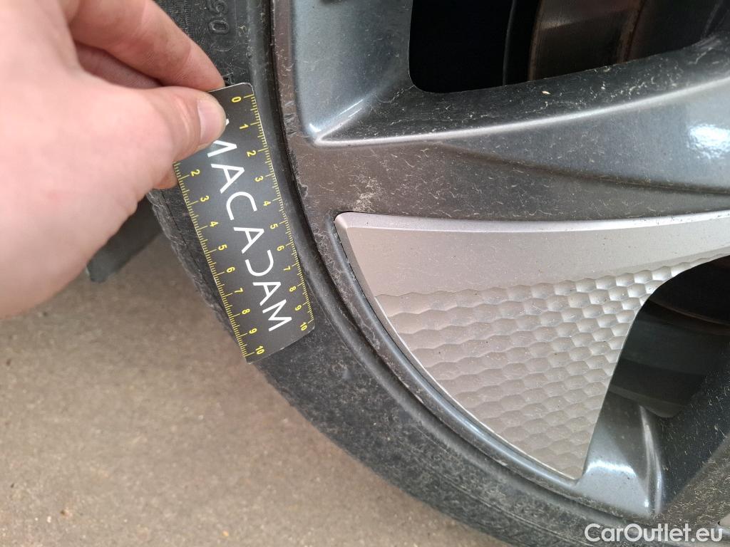  Hyundai   Ioniq Ioniq Executive Hybrid 1.6 GDI 140CV BVA6 E6dT #33