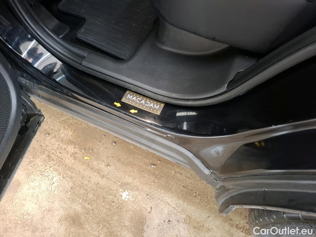  Land Rover  Discovery MITSUBISHI Eclipse Cross / 2020 / 5P / SUV 2.4 Twin Motor 4WD Intense Style #17