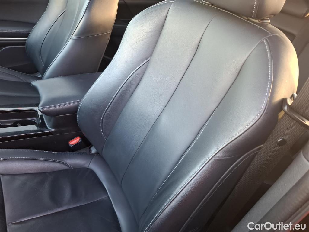  Land Rover  Discovery MITSUBISHI Eclipse Cross / 2020 / 5P / SUV 2.4 Twin Motor 4WD Intense Style #27