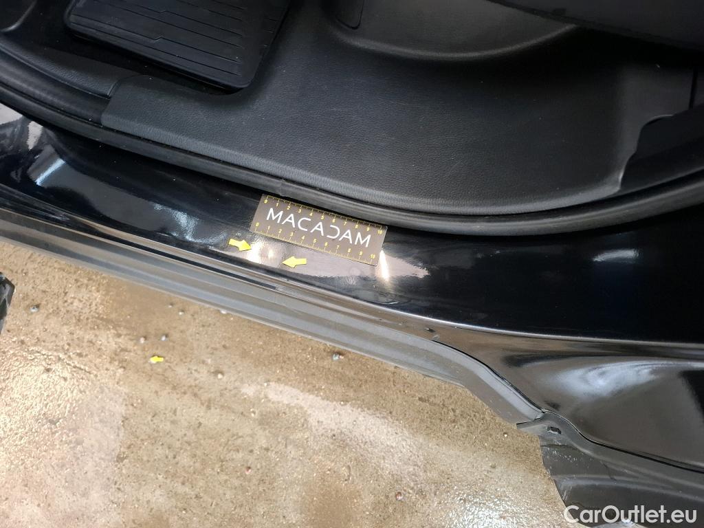  Land Rover  Discovery MITSUBISHI Eclipse Cross / 2020 / 5P / SUV 2.4 Twin Motor 4WD Intense Style #18