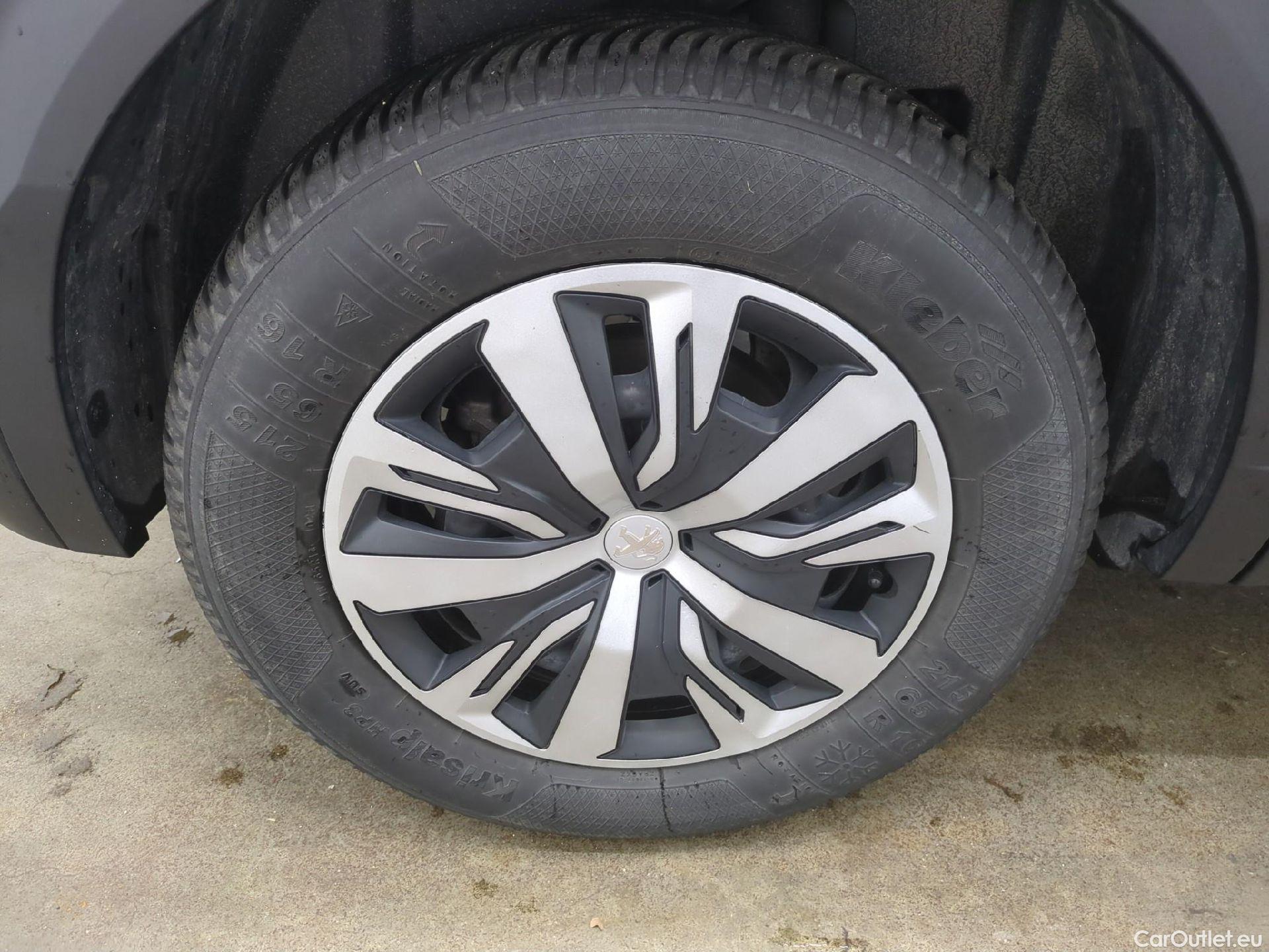  Peugeot  2008  (e-) Active Pack 50kWh BVA #4