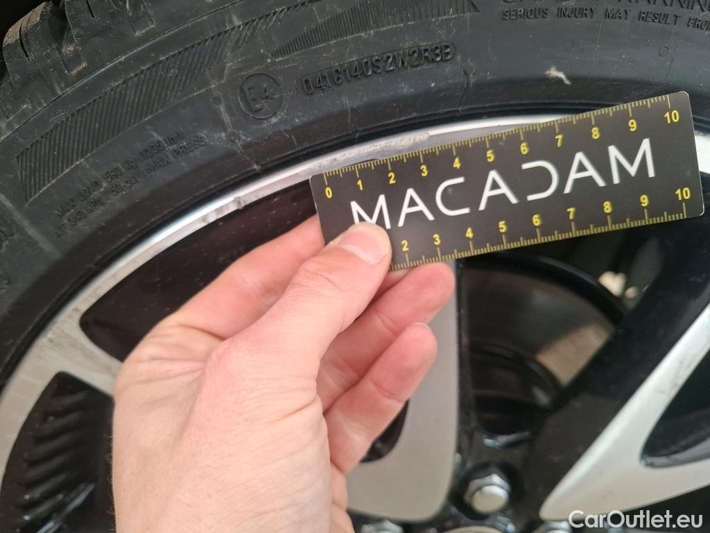  Toyota  Yaris TOYOTA  Hybride / 2019 / 5P / Berline Hybride 116h Collection #26