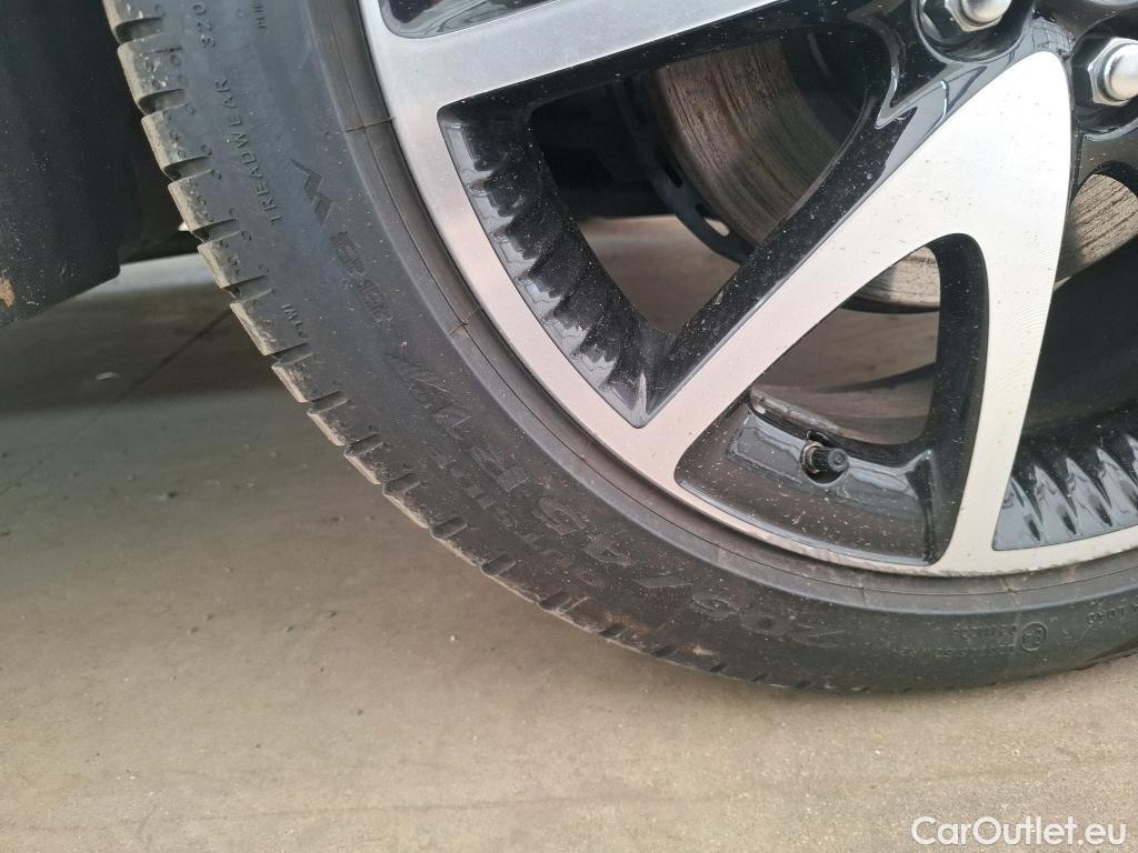  Toyota  Yaris TOYOTA  Hybride / 2019 / 5P / Berline Hybride 116h Collection #23