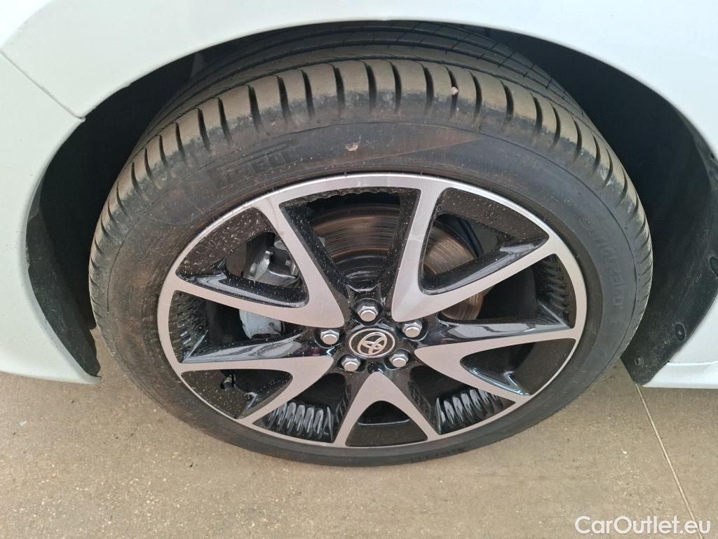  Toyota  Yaris TOYOTA  Hybride / 2019 / 5P / Berline Hybride 116h Collection #40