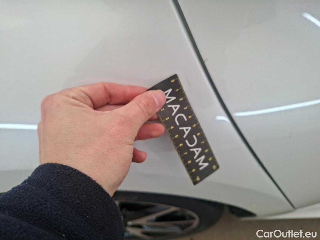  Toyota  Yaris TOYOTA  Hybride / 2019 / 5P / Berline Hybride 116h Collection #52