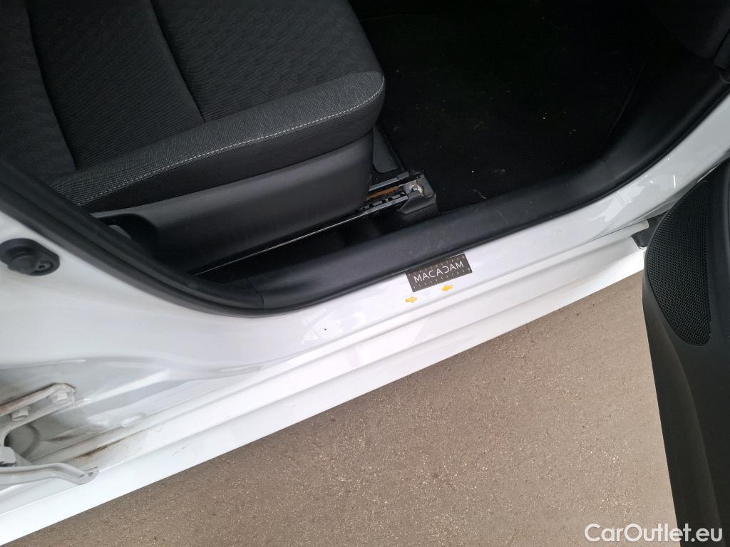  Toyota  Yaris TOYOTA  Hybride / 2019 / 5P / Berline Hybride 116h Dynamic Business Stage Acad #15