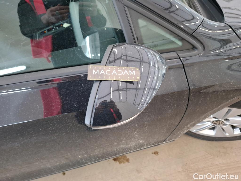  Volkswagen  Golf  VOLKSWAGEN / 2020 / 5P / Berline 1.5 eTSI OPF 150 DSG7 Life Busi 1st #20