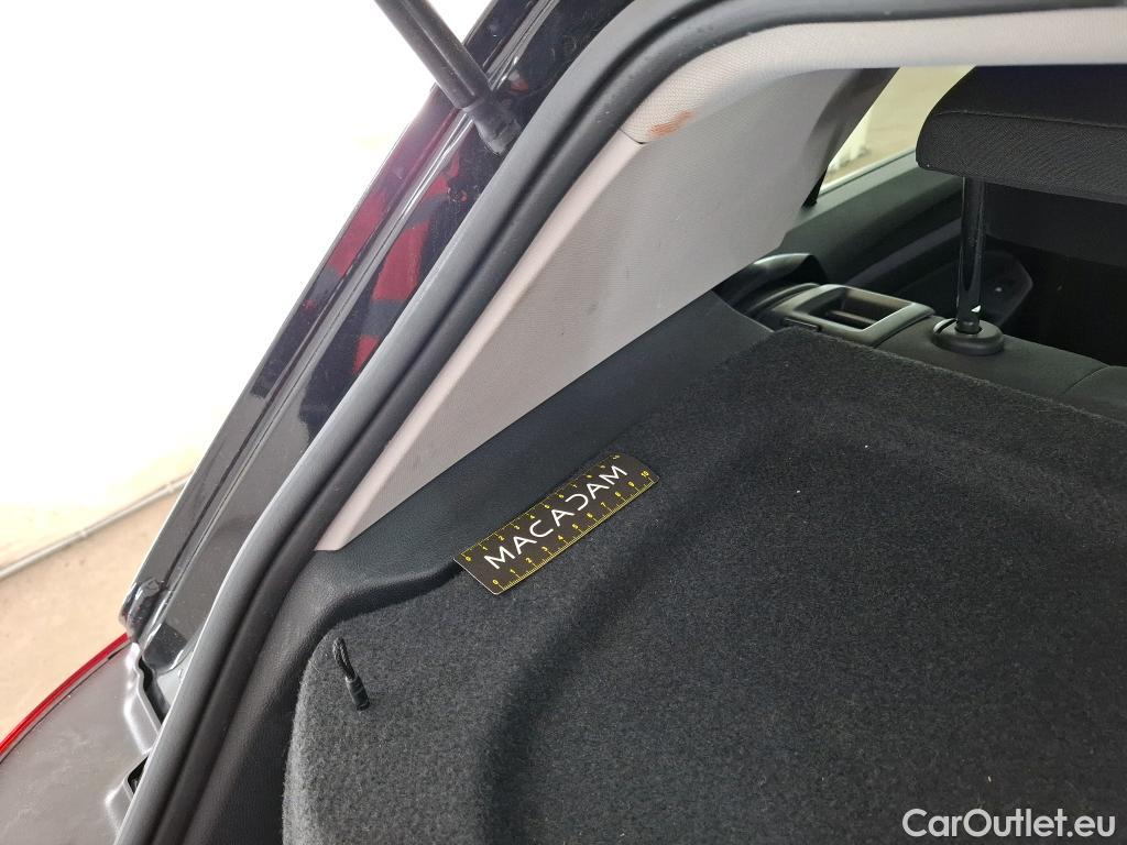  Volkswagen  Golf  VOLKSWAGEN / 2020 / 5P / Berline 1.5 eTSI OPF 150 DSG7 Life Busi 1st #16