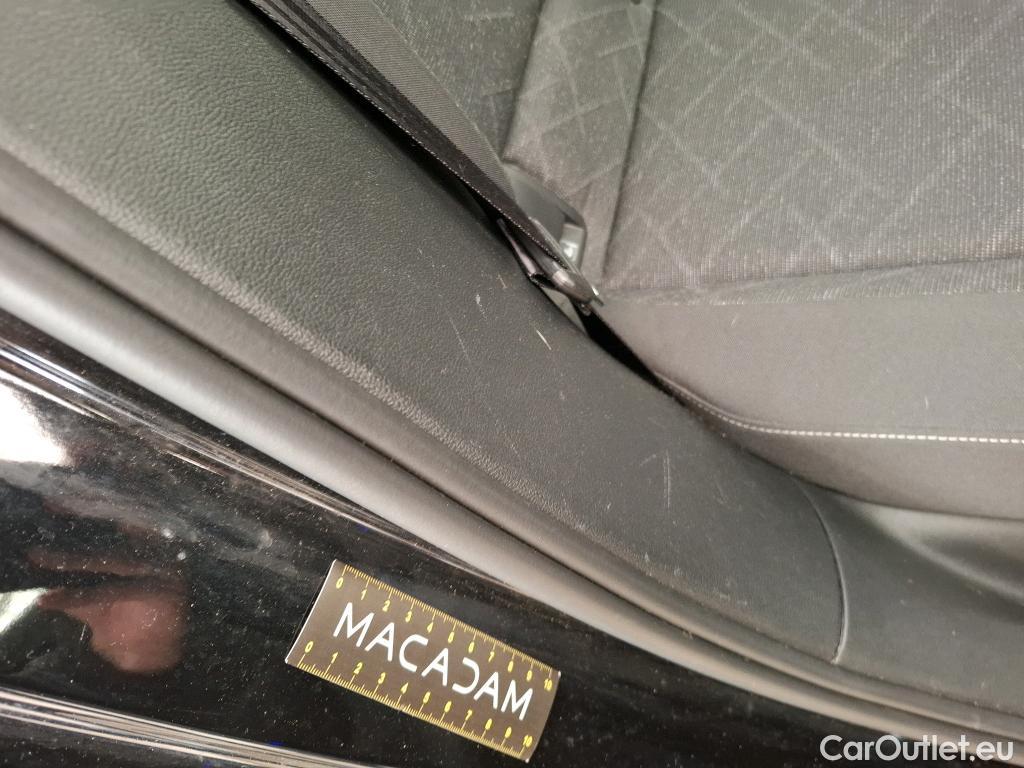  Volkswagen  Golf  VOLKSWAGEN  2020  5P  Berline 10 eTSI OPF 110 DSG7 Life Business #8