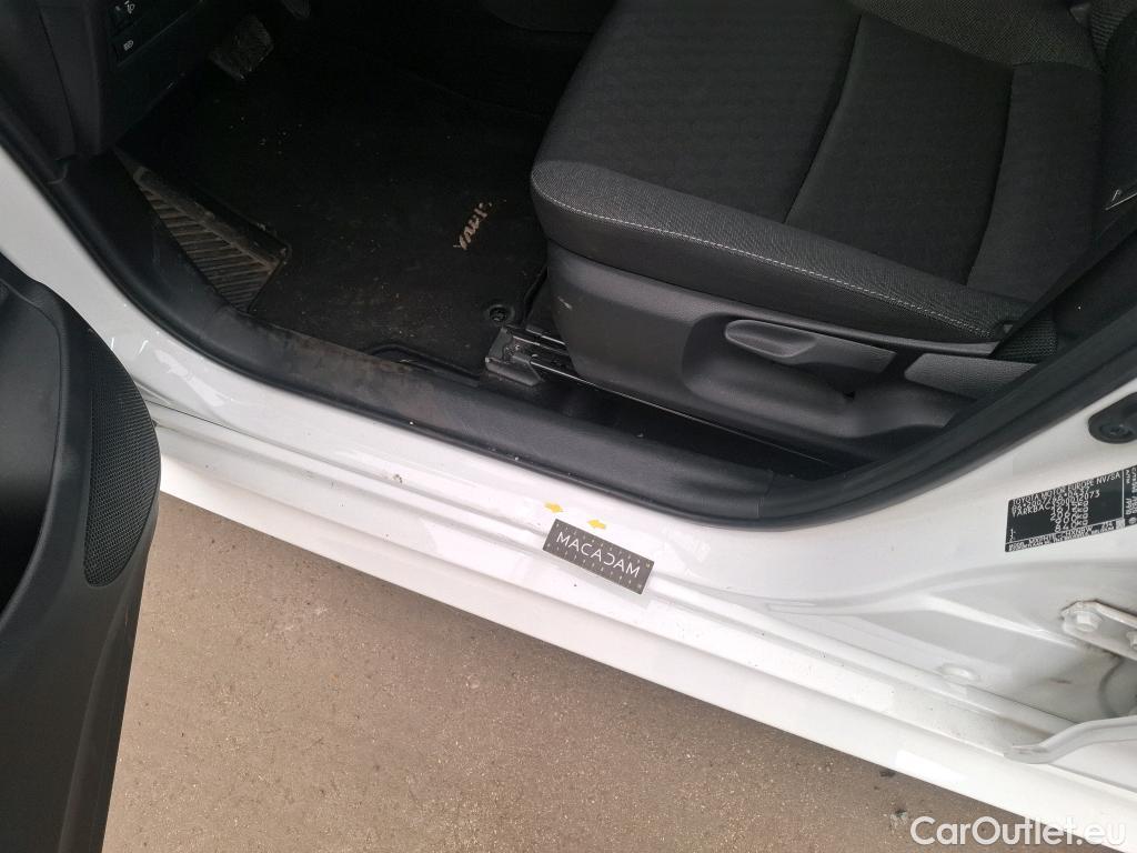  Toyota  Yaris TOYOTA  Hybride / 2019 / 5P / Berline Hybride 116h Dynamic Business Stage Acad #13