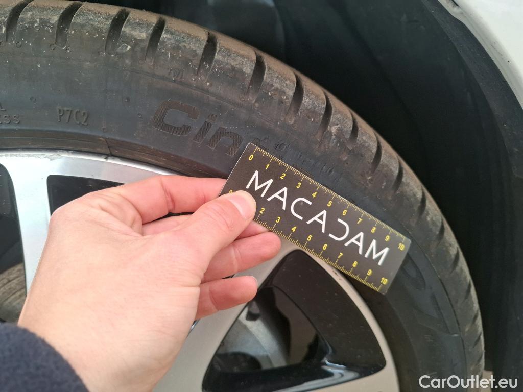  Toyota  Yaris TOYOTA  Hybride / 2019 / 5P / Berline Hybride 116h Collection #22