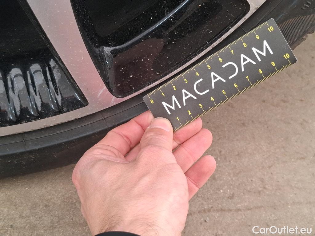  Toyota  Yaris TOYOTA  Hybride / 2019 / 5P / Berline Hybride 116h Collection #33