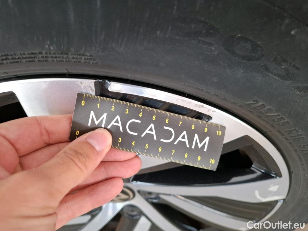  Volkswagen  Golf  VOLKSWAGEN / 2020 / 5P / Berline 1.4 eHybrid OPF 204 DSG6 Style #18