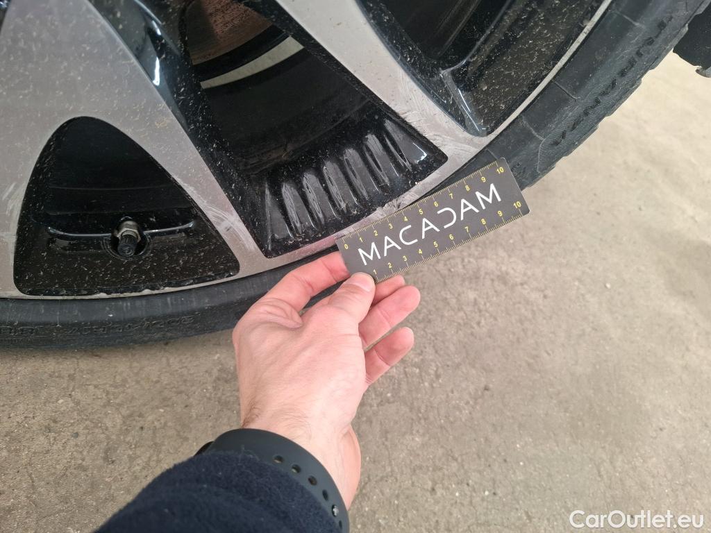  Toyota  Yaris TOYOTA  Hybride / 2019 / 5P / Berline Hybride 116h Collection #29