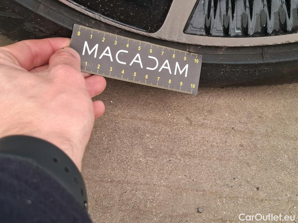  Toyota  Yaris TOYOTA  Hybride / 2019 / 5P / Berline Hybride 116h Collection #35