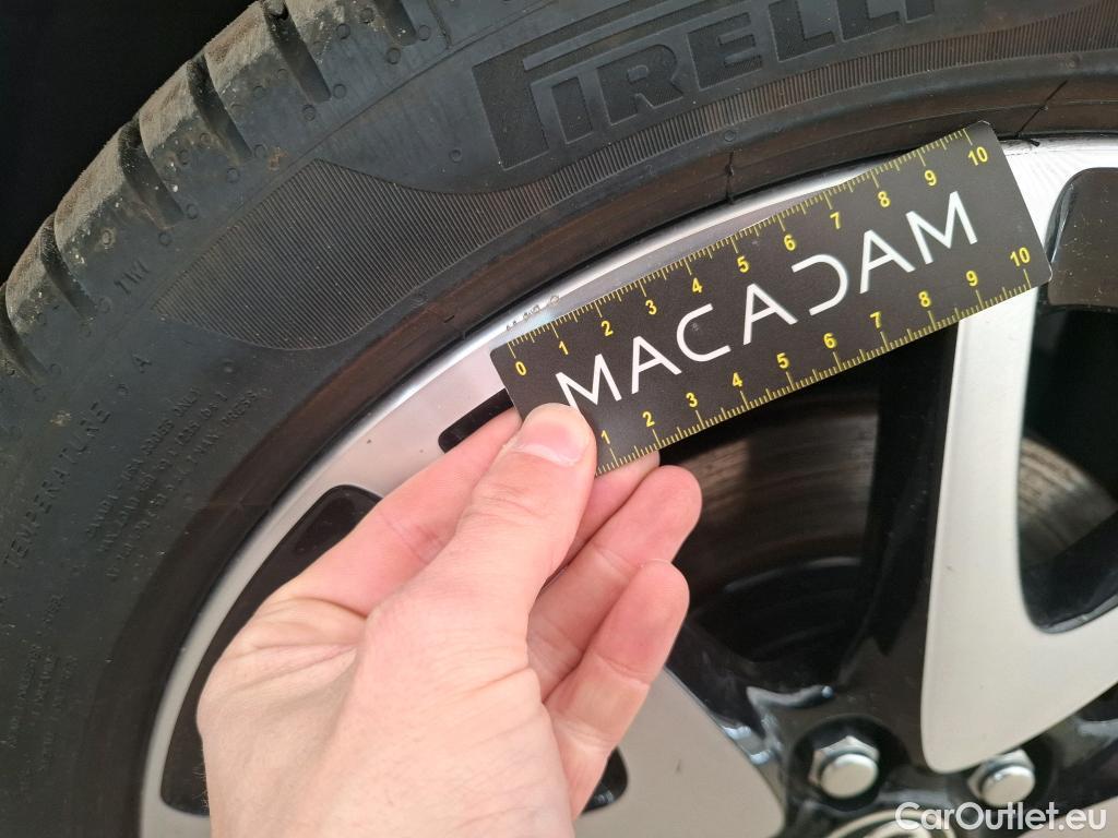  Toyota  Yaris TOYOTA  Hybride / 2019 / 5P / Berline Hybride 116h Collection #32