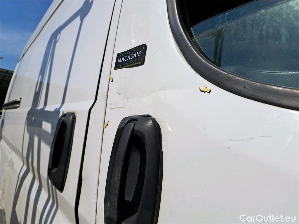  Fiat  Ducato FIAT  VU 4p Fourgon 3.0 M H2 2.3 Multijet 130 Pack Pro Nav #42