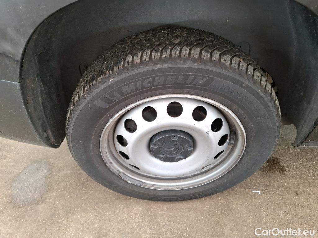  Citroen  Berlingo  Fourgon Club M 1000 1.5 BlueHDi 130CV BVA8 E6dT #8