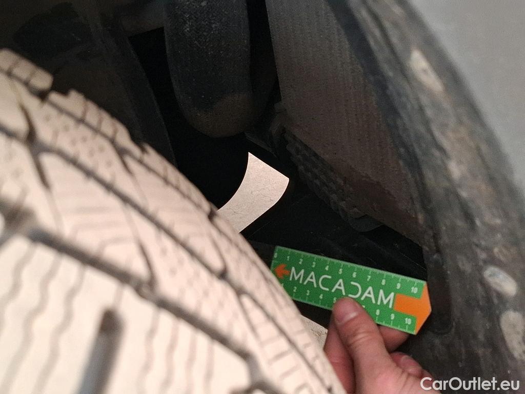  Citroen  Jumpy CITROEN  VU 4p Fourgon M BlueHDi 120 S&S BVM6 (340 Nm) Driver #38