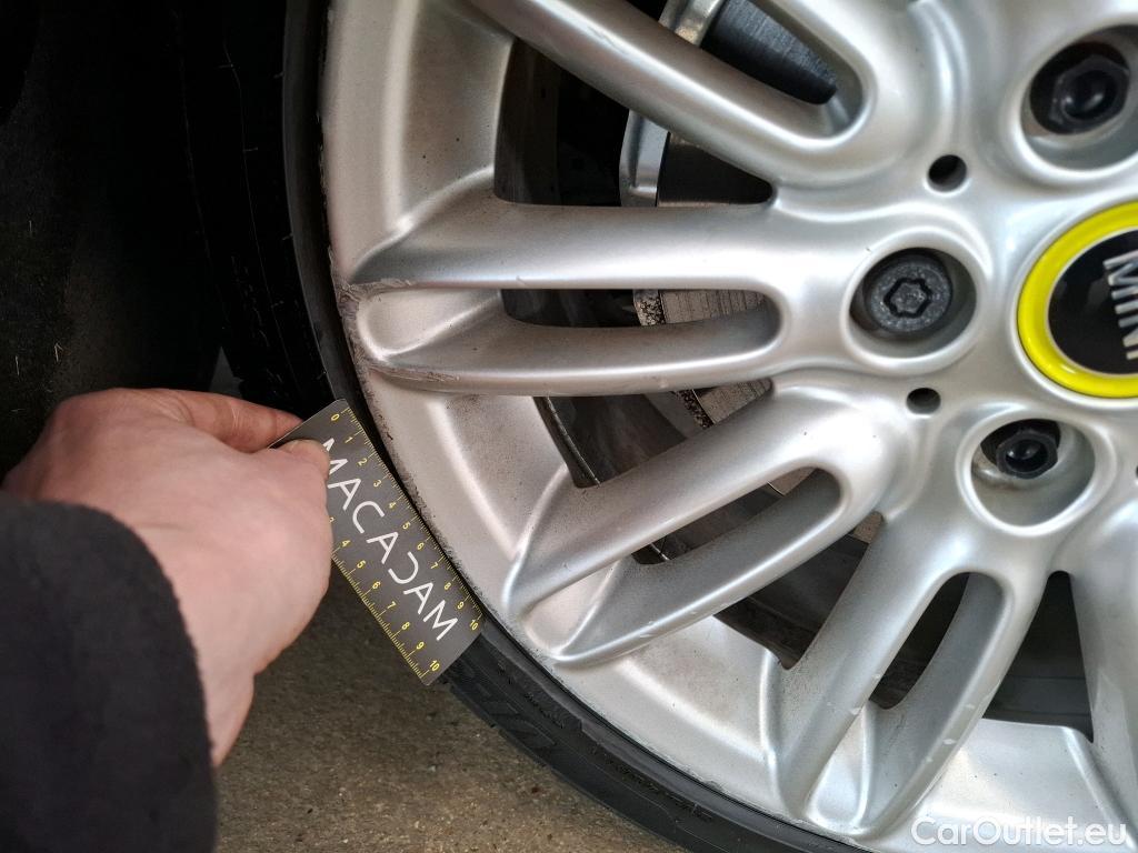  Mini  Mini   / 2014 / 3P / Berline Cooper SE Finition Greenwich 184 ch BVA #60