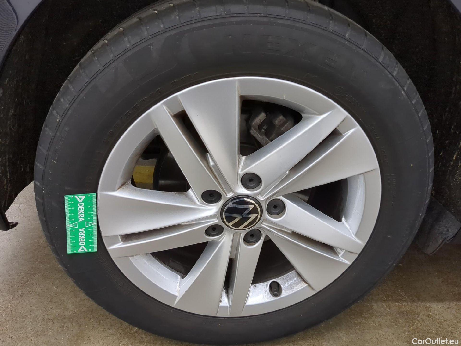  Volkswagen  Golf  VOLKSWAGEN / 2020 / 5P / Berline 2.0 TDI SCR 115 DSG7 LIFE SOCI BUSINESS #4