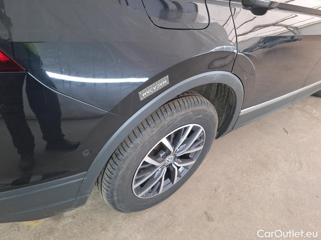  Volkswagen  Tiguan VOLKSWAGEN  Allspace / 2017 / 5P / SUV 2.0 TDI 150 BVM6 Confortline Business #42