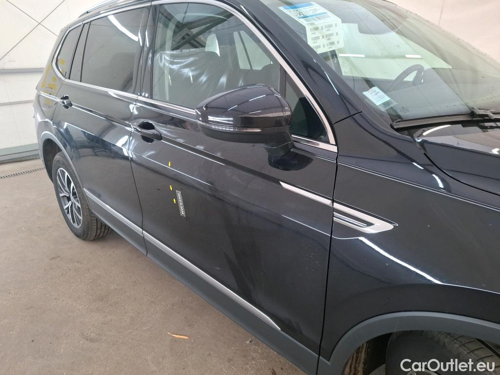  Volkswagen  Tiguan VOLKSWAGEN  Allspace / 2017 / 5P / SUV 2.0 TDI 150 BVM6 Confortline Business #32