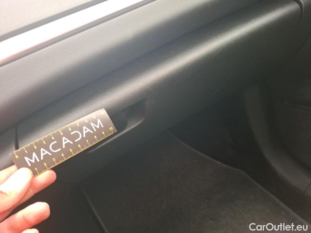  Renault  Megane RENAULT Mégane Berline / 2020 / 5P / Berline Intens TCe 140 EDC FAP -21N #1