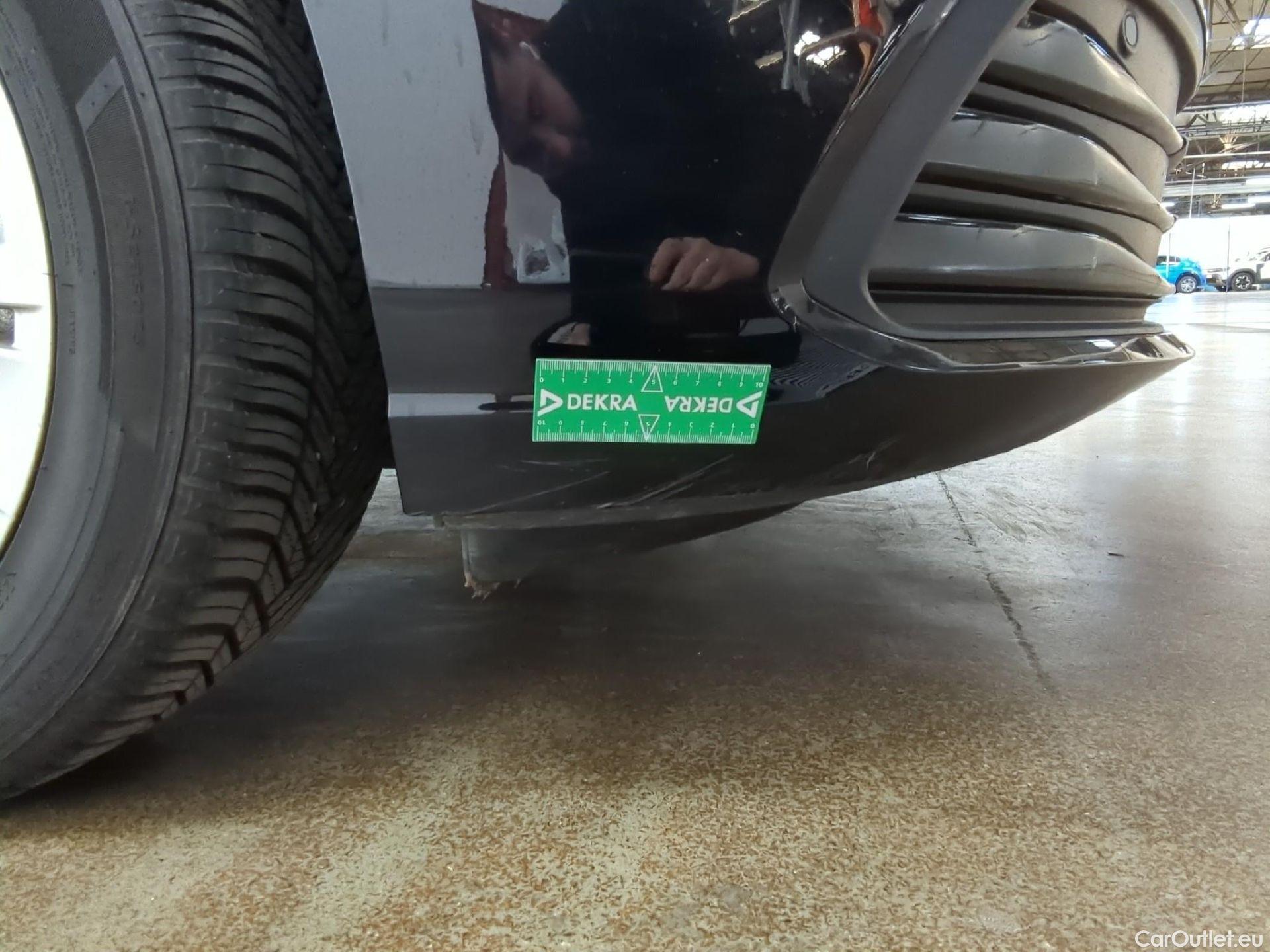  Volkswagen  Golf  VOLKSWAGEN / 2020 / 5P / Berline 2.0 TDI SCR 115 DSG7 LIFE SOCI BUSINESS #7