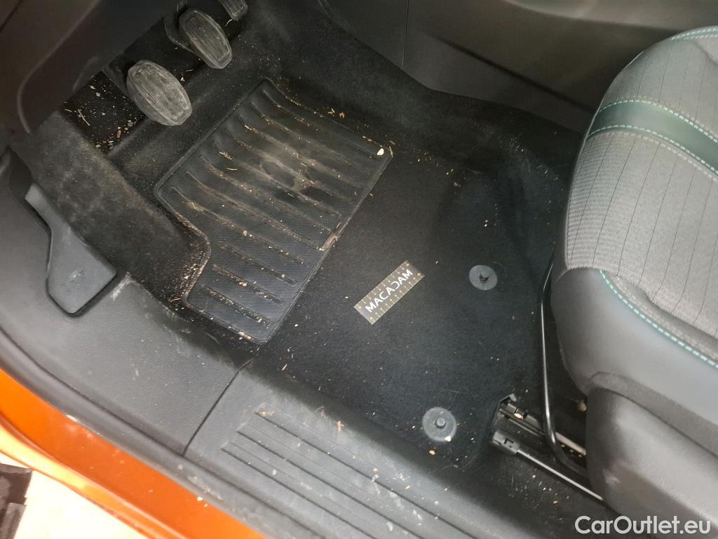  Peugeot  2008  Allure 1.2 PureTech 130CV BVM6 E6d #14